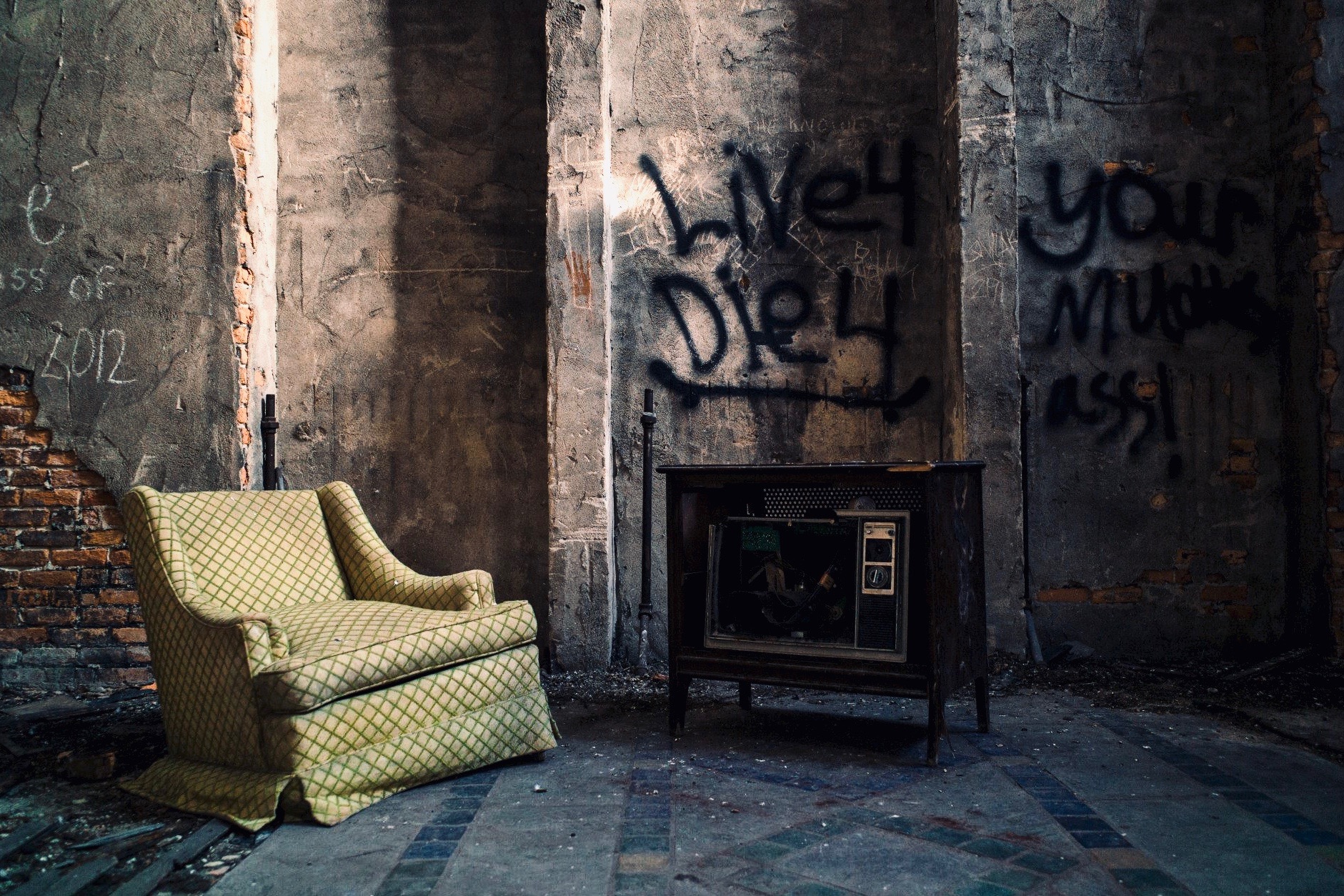 175931_385896881485161_448808679_o